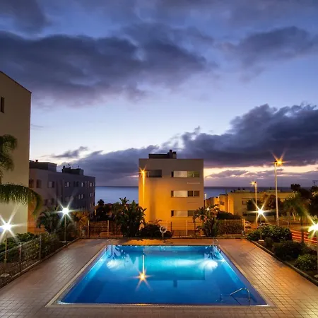 Апартаменты Coastal With Terrace And Pool *