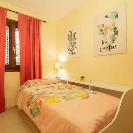 Coastal With Terrace And Pool Punta Del Hidalgo